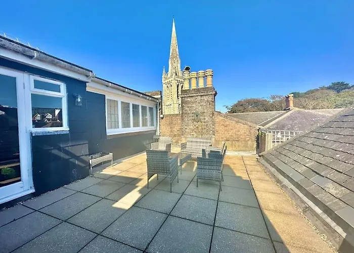 Roof Terrace Two Bedroom - Walk To Beach
