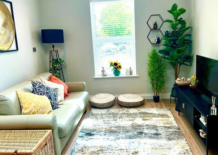 Coastal Breeze, Stylish 1 Bedroom, Sleeps 4, Internet And Parking, 10 Min To Beach